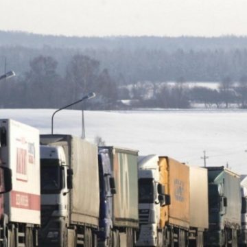 Перевозчики на грани бунта: в Украине искусственно заблокировали импорт и экспорт с ЕС