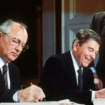 Горячая Холодная война: Почему США выходит из ракетного договора 1987 года