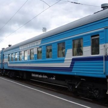 Массовое отравление: в Запорожье 13 детям стало плохо в поезде