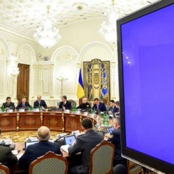 Выбирая будущее: Как на Украину повлияет введение военного положения