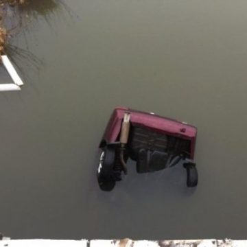 В Ровенской области с моста в реку упал автомобиль и утонул: есть погибшие