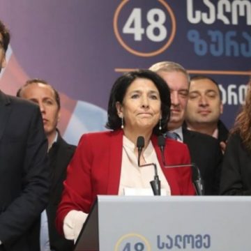 Саакашвили снова в деле: Выборы в Грузии как череда совпадений