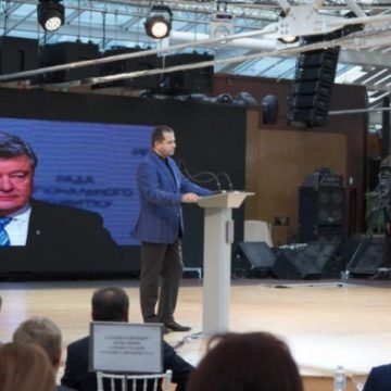 Заветам партии верны: Окружение Порошенко идет по стопам Януковича