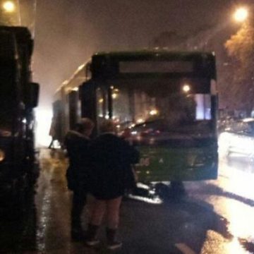 В Харькове прямо на ходу загорелся троллейбус с пассажирами