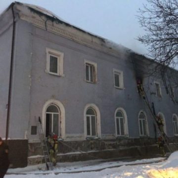 Пожар в Киево-Печерской лавре: огонь охватил 200 квадратных метров здания