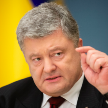 Петина тысяча: Как Порошенко задабривает избирателей за счет экономики Украины
