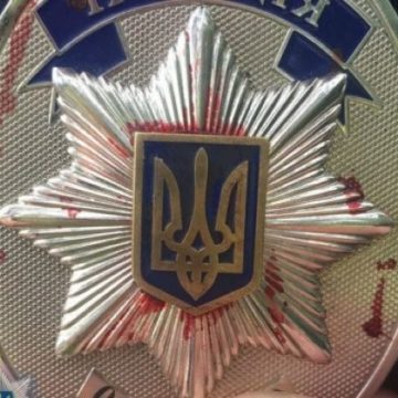 Под Киевом полиция высадила на трассе задержанного: мужчину нашли мертвым