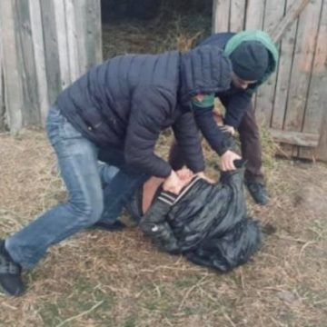 В Хмельницкой области педофил заманил в свой дом девочку и изнасиловал ее