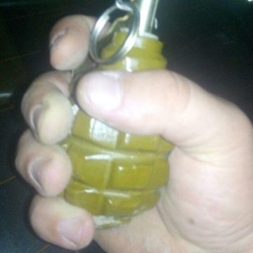 В Киевской области пьяный мужчина угрожал детям гранатой