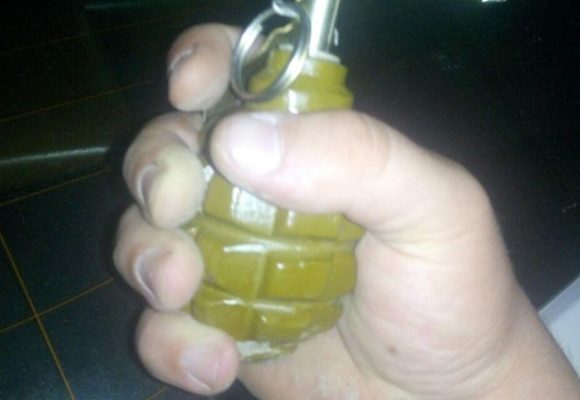 В Киевской области пьяный мужчина угрожал детям гранатой