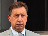 Зеленский вручил Комарницкому удостоверение главы Луганской обладминистрации