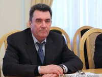 Данилов призывает судей КС перестать «шантажировать» страну и подать в отставку