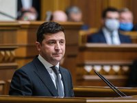 Политиком и неудачником года украинцы назвали Зеленского — опрос