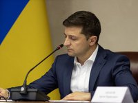 Зеленский ввел в действие решение СНБО о продлении на три года санкций в отношении «Сбербанка» и «Проминвестбанка»