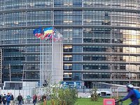Європарламент схвалив пропозицію Єврокомісії виділити Україні 5 млрд євро другого траншу нового макрофіну