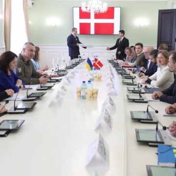 Віталій Кличко зустрівся з делегаціями Нідерландів і Данії та обговорив допомогу у відновленні українських громад