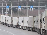 ЄБА закликає вирішити проблеми з чергами на українсько-польському кордоні під час транзитних вантажоперевезень